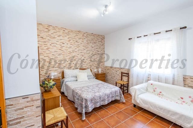 2 sypialnia Finka/Dom wiejski na sprzedaż w Torrox Pueblo, Torrox z basenem garażem - 450 000 € (Ref: 10076113)