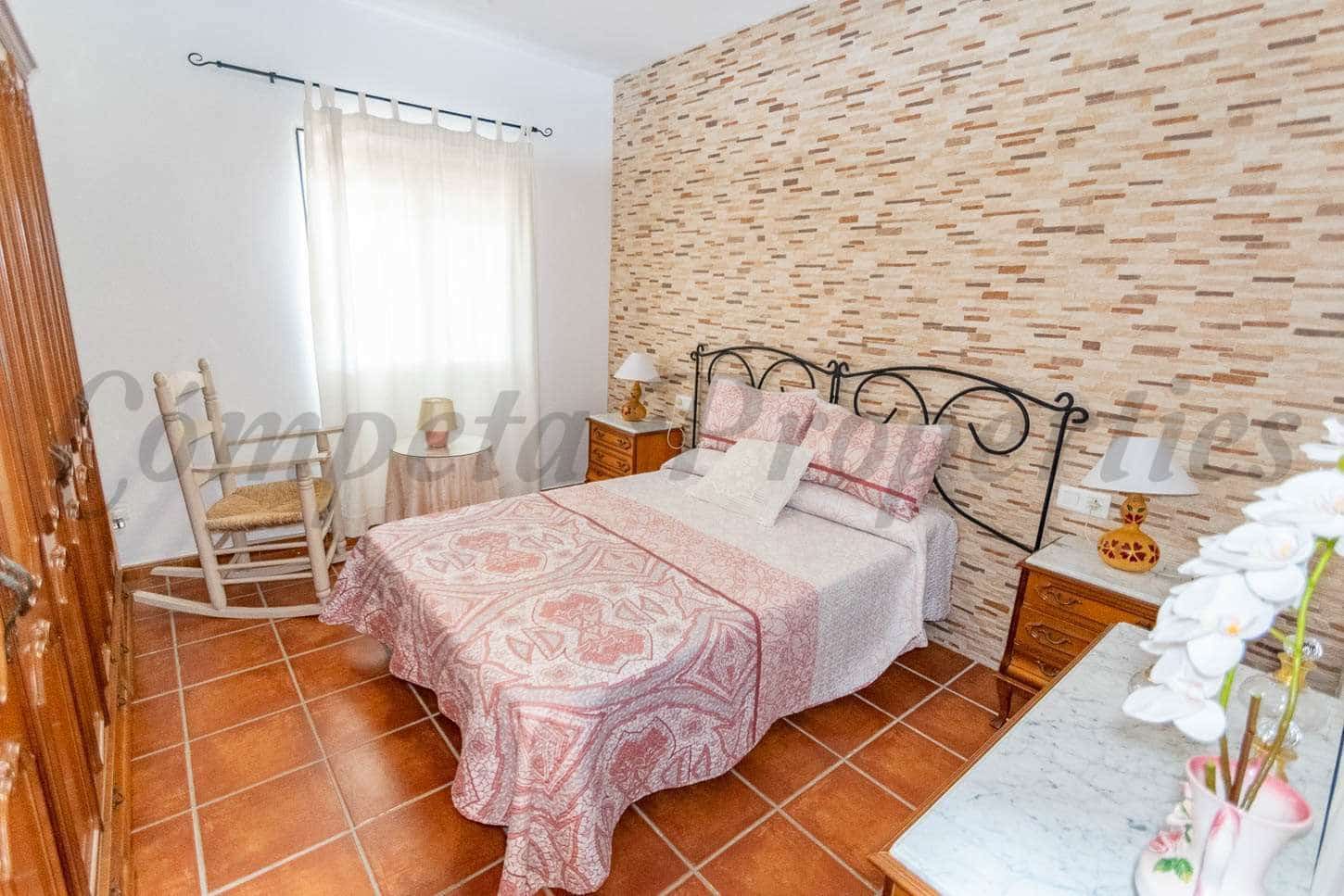 2 sypialnia Finka/Dom wiejski na sprzedaż w Torrox z basenem garażem - 450 000 € (Ref: 10076113)
