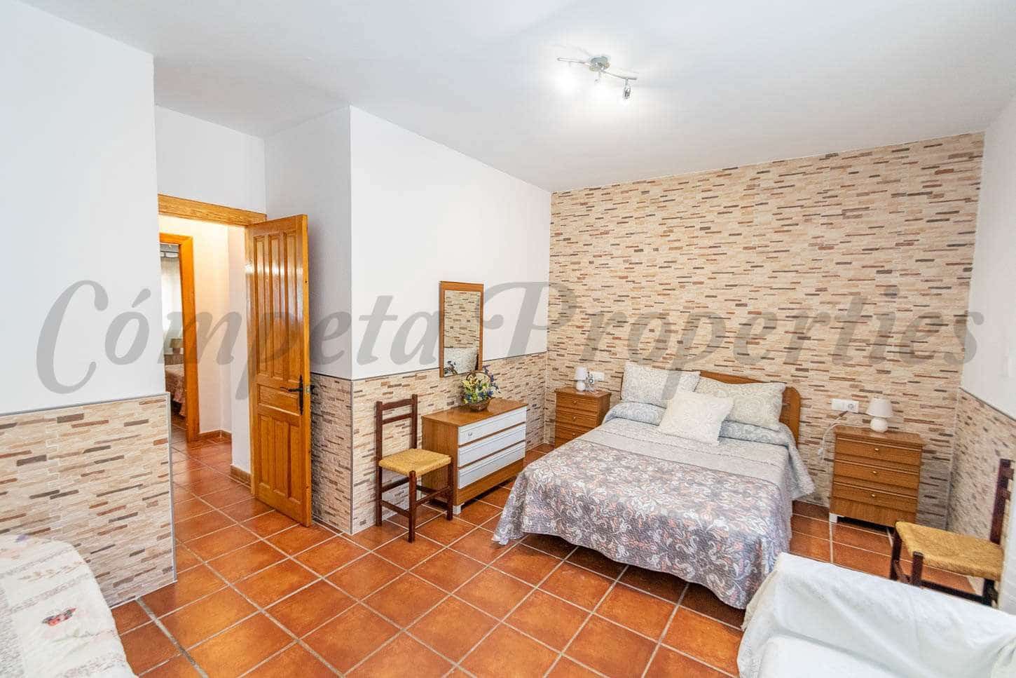 2 sypialnia Finka/Dom wiejski na sprzedaż w Torrox z basenem garażem - 450 000 € (Ref: 10076113)