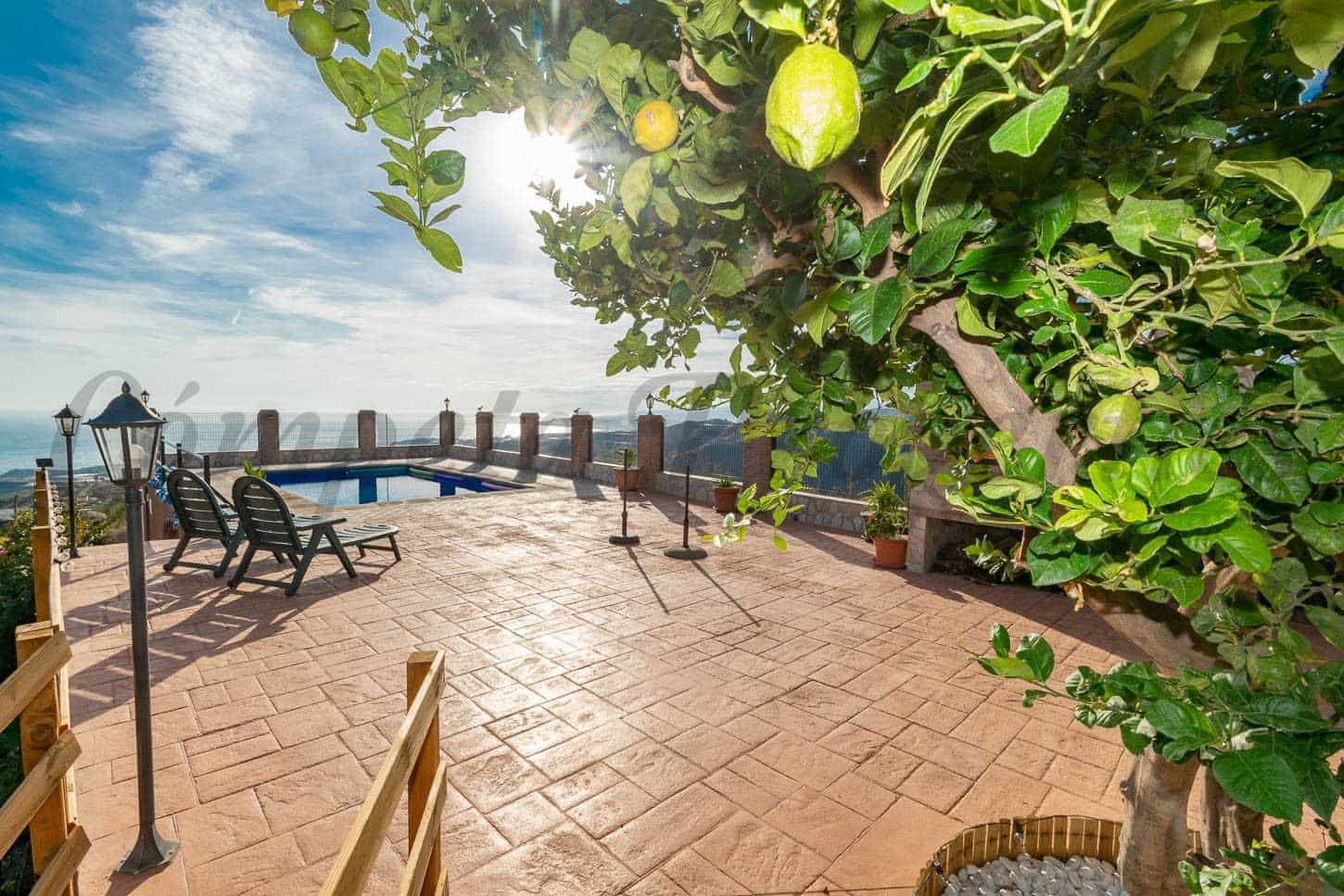 2 sypialnia Finka/Dom wiejski na sprzedaż w Torrox z basenem garażem - 450 000 € (Ref: 10076113)