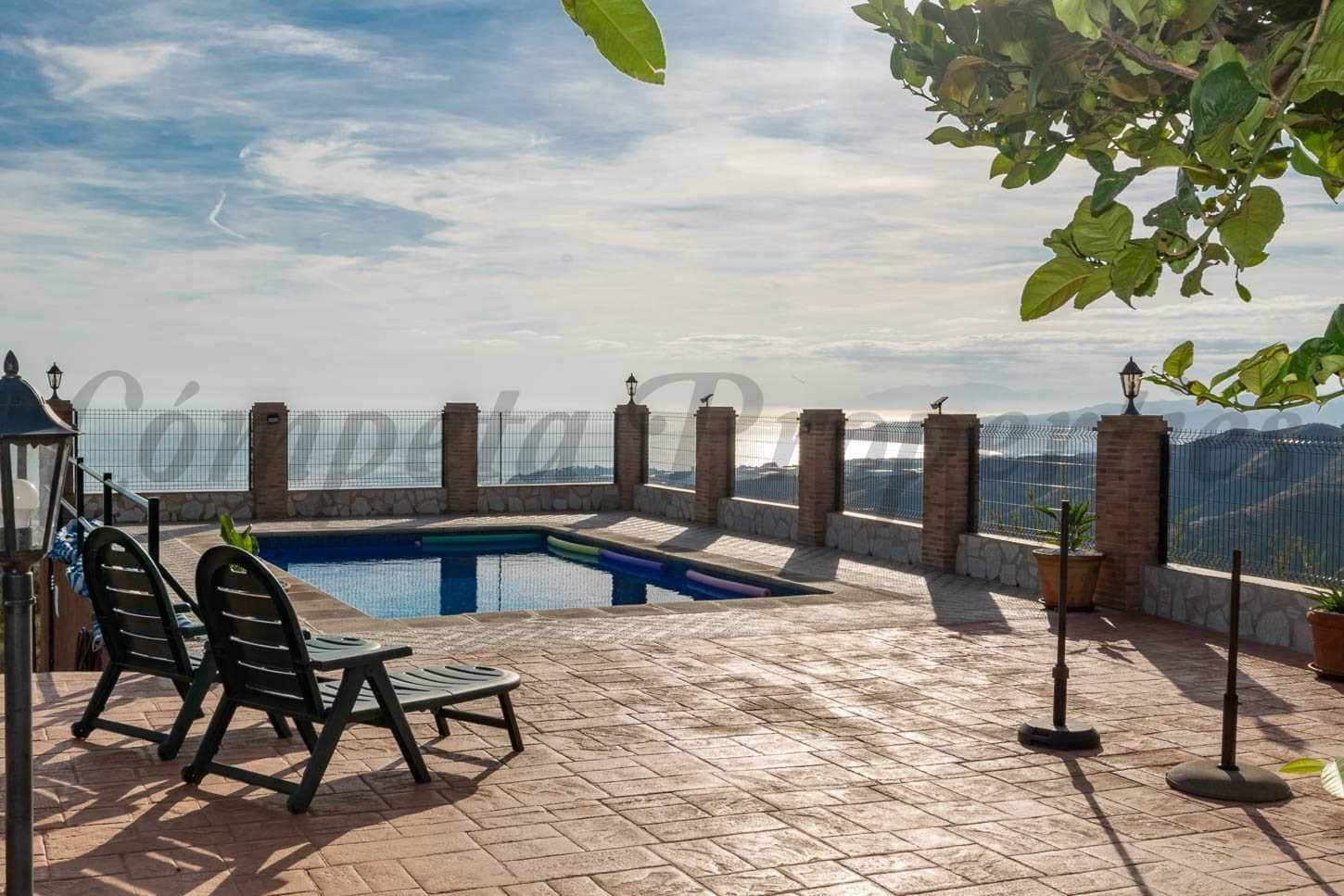 2 sypialnia Finka/Dom wiejski na sprzedaż w Torrox z basenem garażem - 450 000 € (Ref: 10076113)