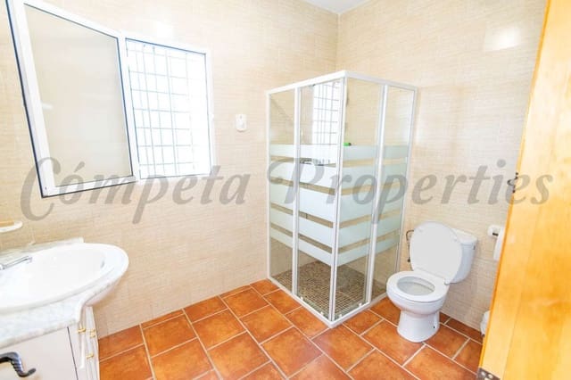 2 sypialnia Finka/Dom wiejski na sprzedaż w Torrox Pueblo, Torrox z basenem garażem - 450 000 € (Ref: 10076113)