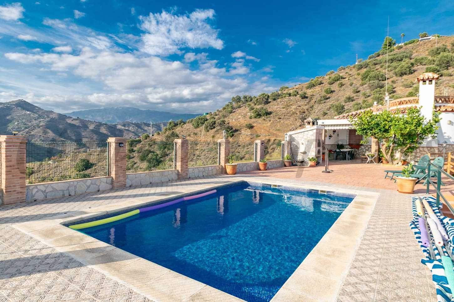 2 sypialnia Finka/Dom wiejski na sprzedaż w Torrox z basenem garażem - 450 000 € (Ref: 10076113)