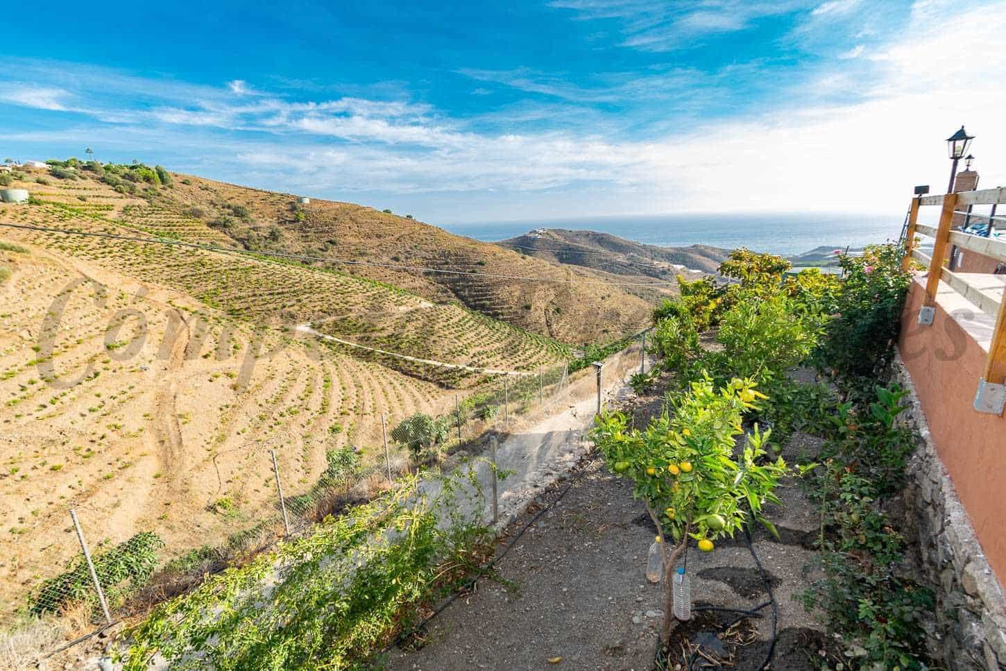 2 sypialnia Finka/Dom wiejski na sprzedaż w Torrox z basenem garażem - 450 000 € (Ref: 10076113)