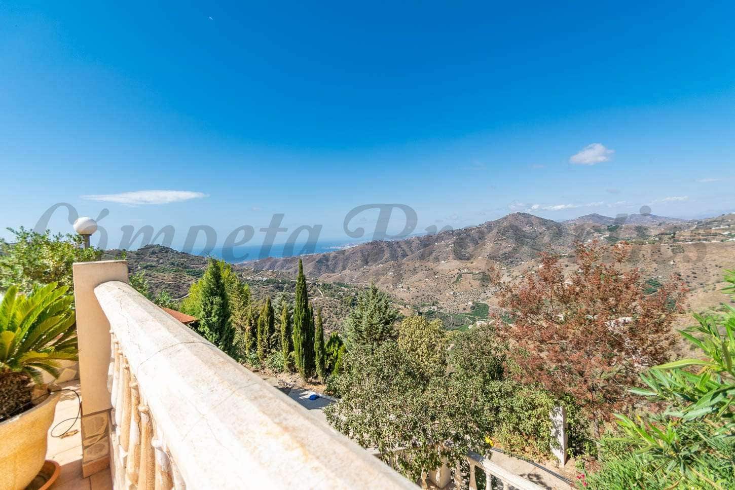 3 chambre Finca/Maison de Campagne à vendre à Competa avec piscine - 389 000 € (Ref: 10076114)