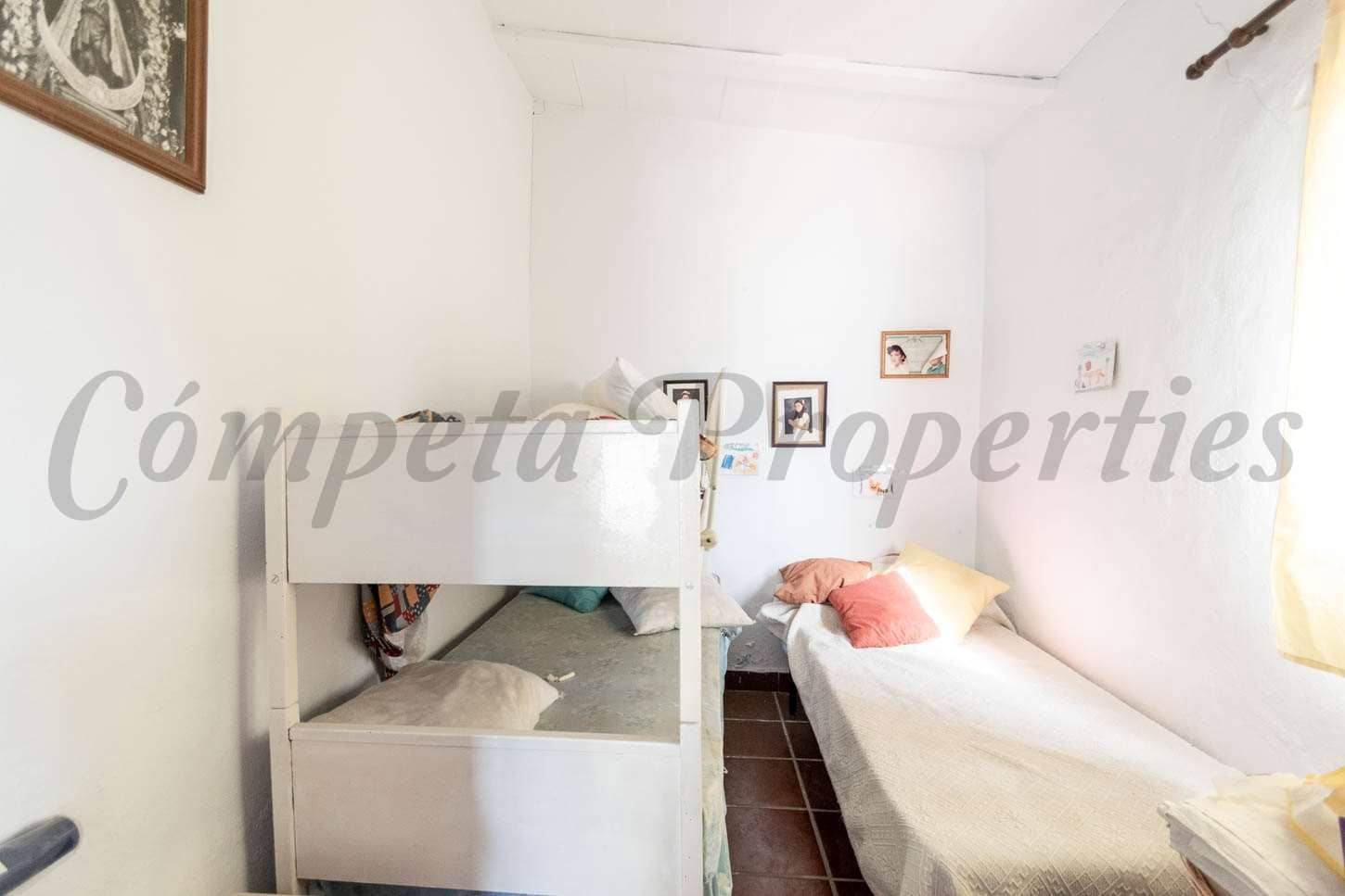 2 soveværelse Finca/Landehus til salg i Torrox med swimmingpool garage - € 315.000 (Ref: 10076115)