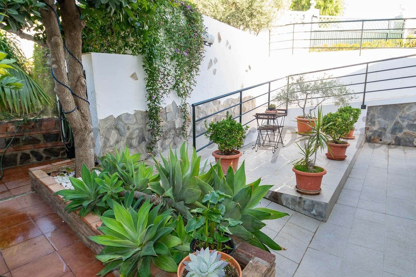 6 soveværelse Finca/Landehus til salg i Frigiliana med swimmingpool garage - € 1.000.000 (Ref: 10076118)