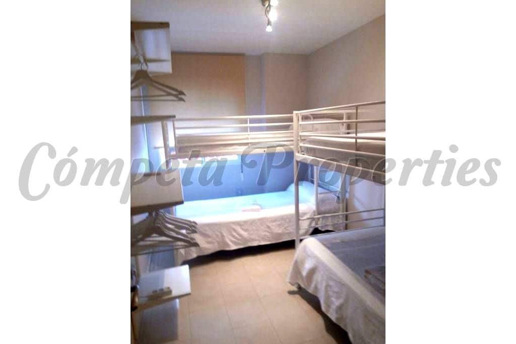 3 sovrum Lägenhet för semesterbostäder i Malaga stad - 1 800 € (Ref: 10076119)