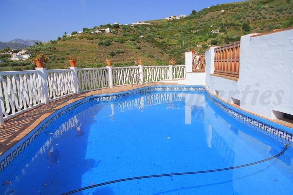 4 soverom Finca/Herregård til salgs i Torrox med svømmebasseng garasje - € 378 000 (Ref: 10076121)