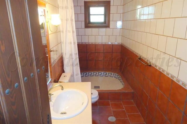 4 bedroom Finca/Country House for sale in Torrox Pueblo, Torrox with pool garage - € 378,000 (Ref: 10076121)
