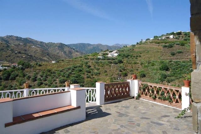 4 bedroom Finca/Country House for sale in Torrox Pueblo, Torrox with pool garage - € 378,000 (Ref: 10076121)