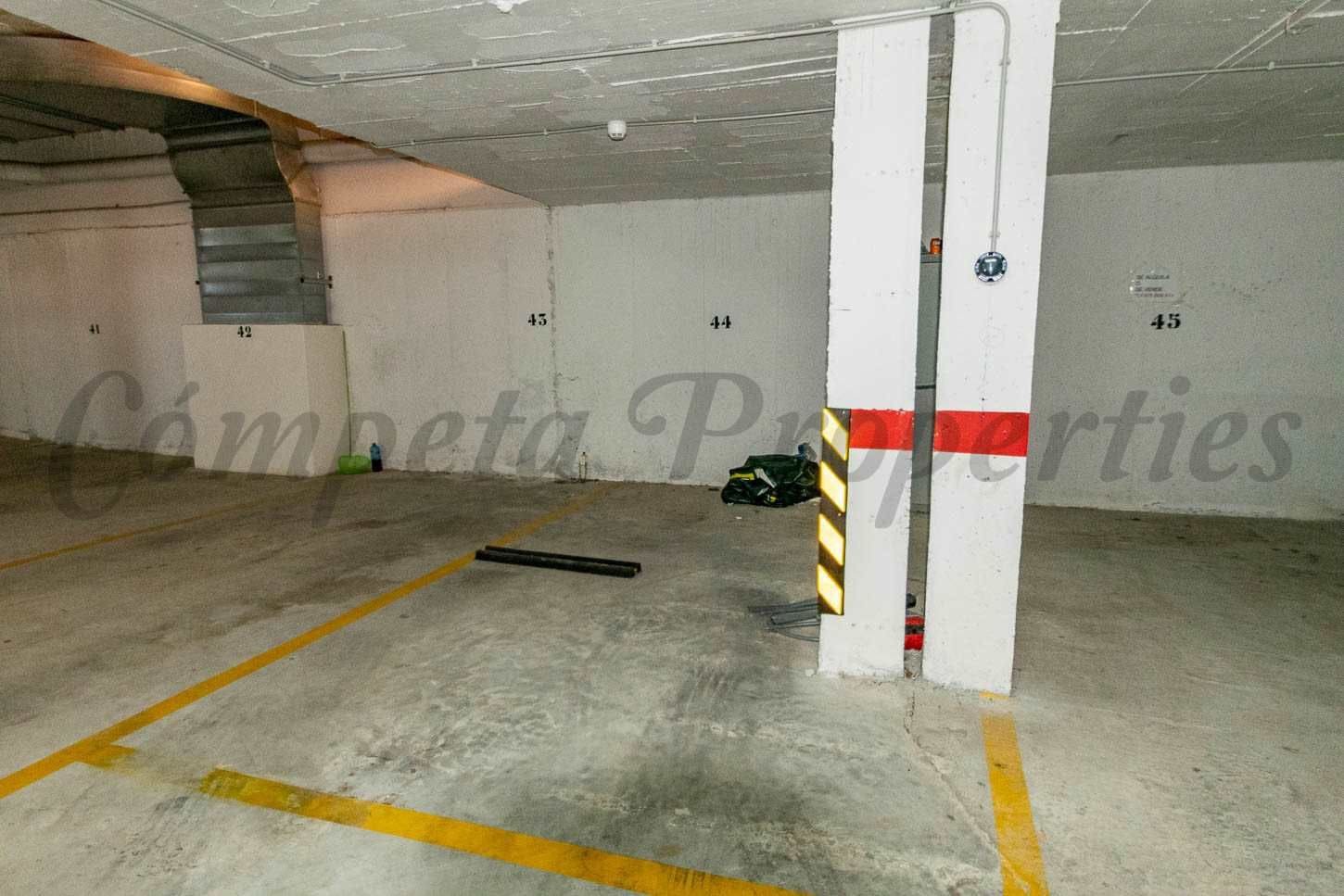 Garaje en Torrox-Costa en venta - 32.000 € (Ref: 10076124)
