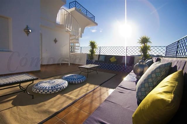   5 soveværelse   ferieFinca/Landehus i Canillas de Albaida med   swimmingpool  garage  - € 3.945 (Ref: 10076130)