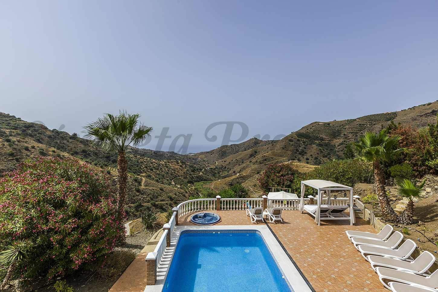 6 Zimmer Finca/Landgut zu verkaufen in Sayalonga mit Pool Garage - 699.000 € (Ref: 10076133)