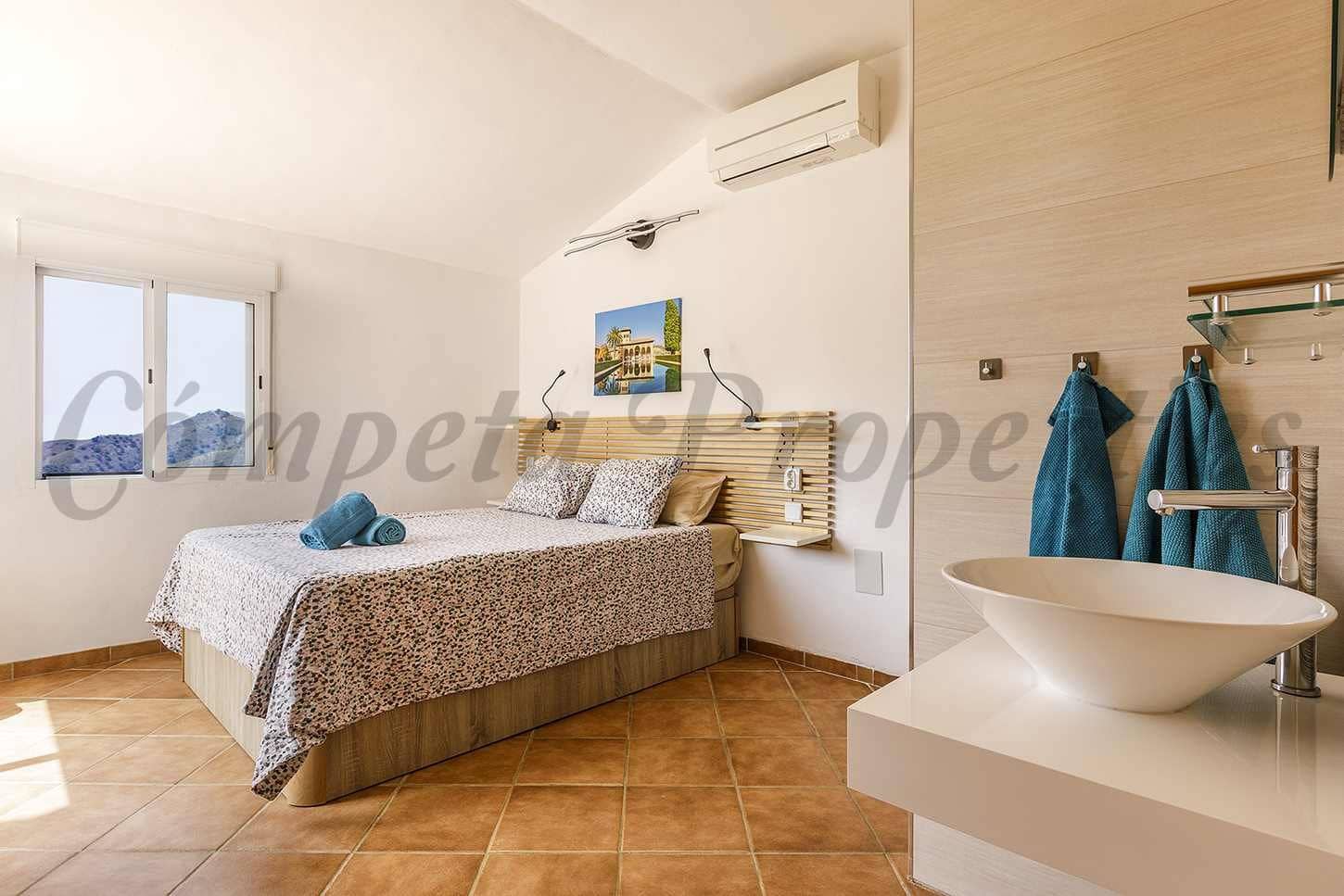 6 Zimmer Finca/Landgut zu verkaufen in Sayalonga mit Pool Garage - 699.000 € (Ref: 10076133)