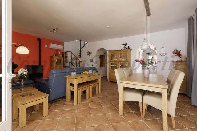 6 Zimmer Finca/Landgut zu verkaufen in Sayalonga mit Pool Garage - 699.000 € (Ref: 10076133)