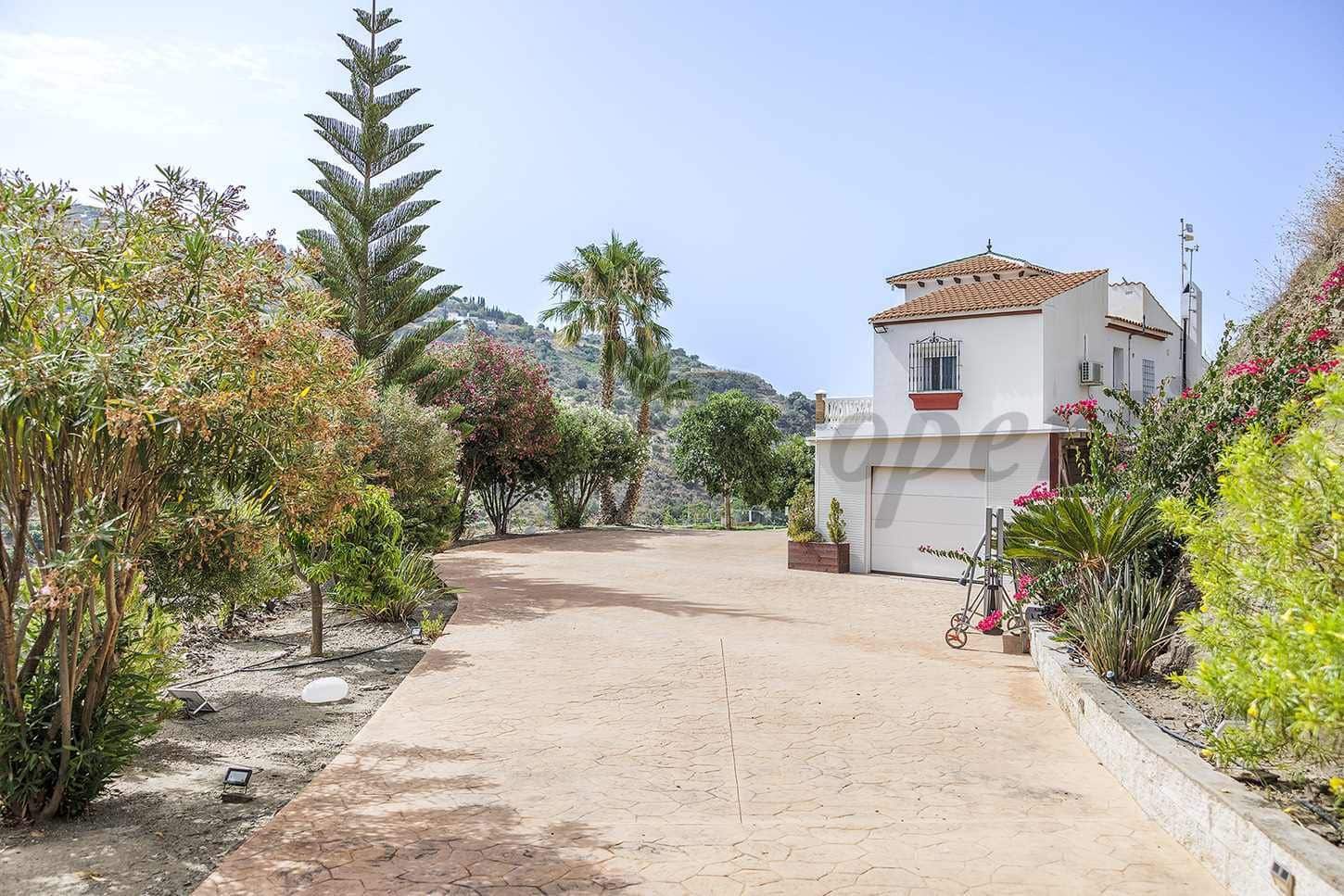 6 Zimmer Finca/Landgut zu verkaufen in Sayalonga mit Pool Garage - 699.000 € (Ref: 10076133)