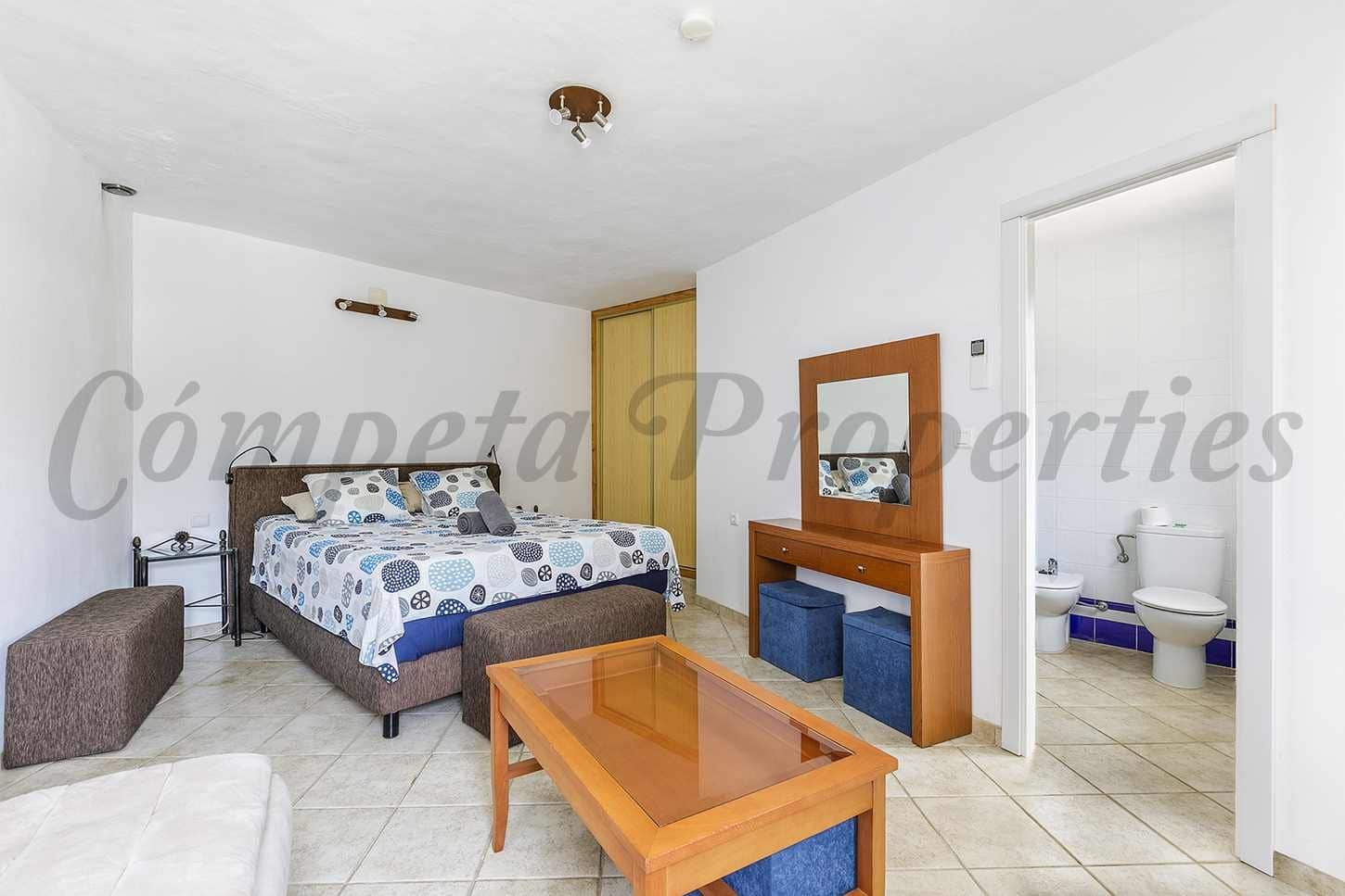 6 Zimmer Finca/Landgut zu verkaufen in Sayalonga mit Pool Garage - 699.000 € (Ref: 10076133)