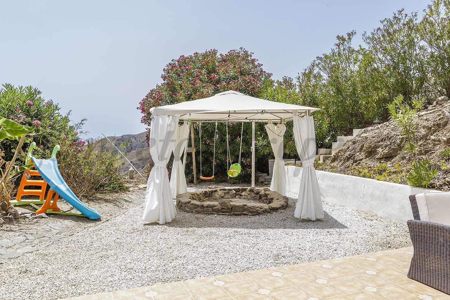 6 Zimmer Finca/Landgut zu verkaufen in Sayalonga mit Pool Garage - 699.000 € (Ref: 10076133)