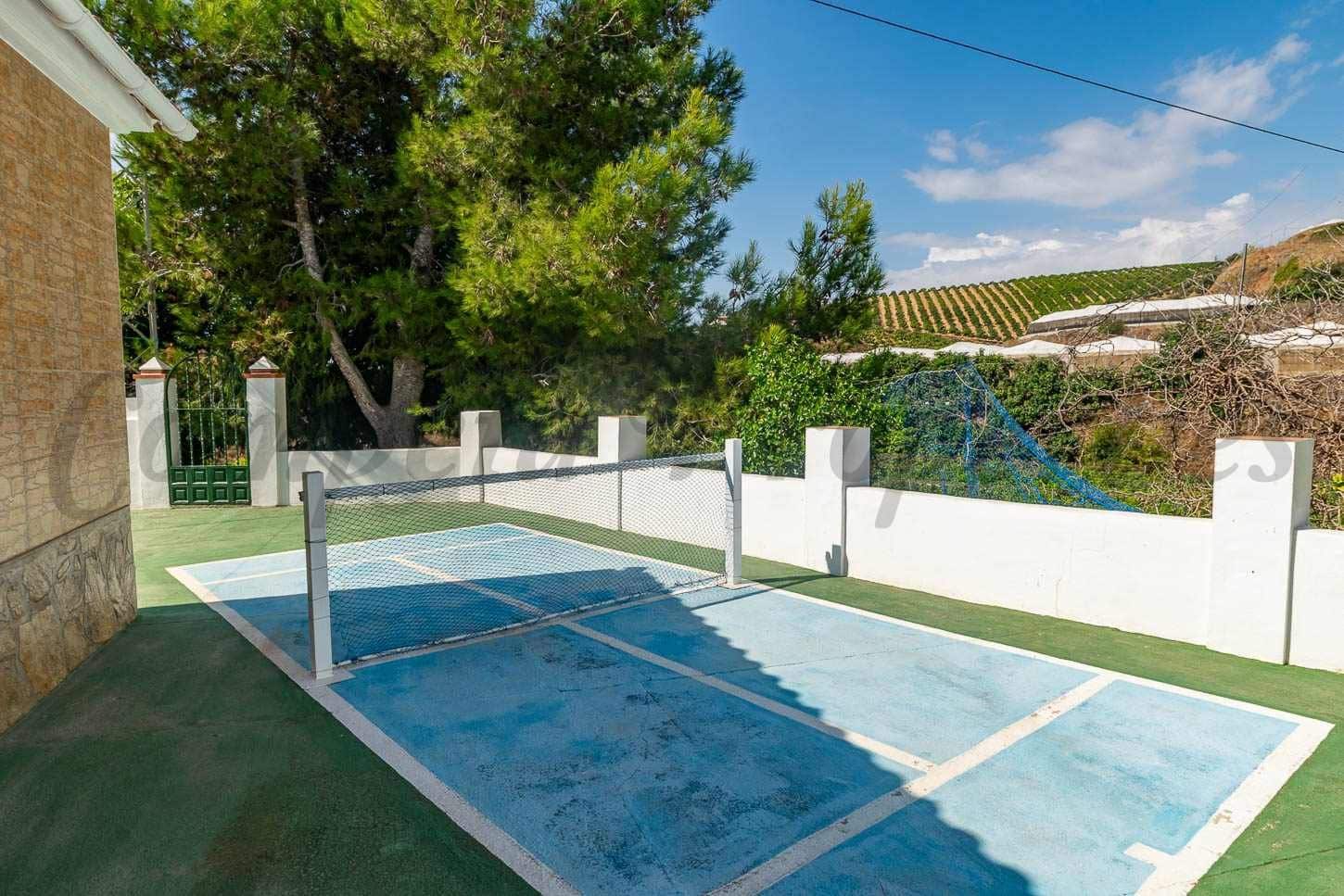 3 bedroom Finca/Country House for sale in Lagos with pool garage - € 578,000 (Ref: 10076135)