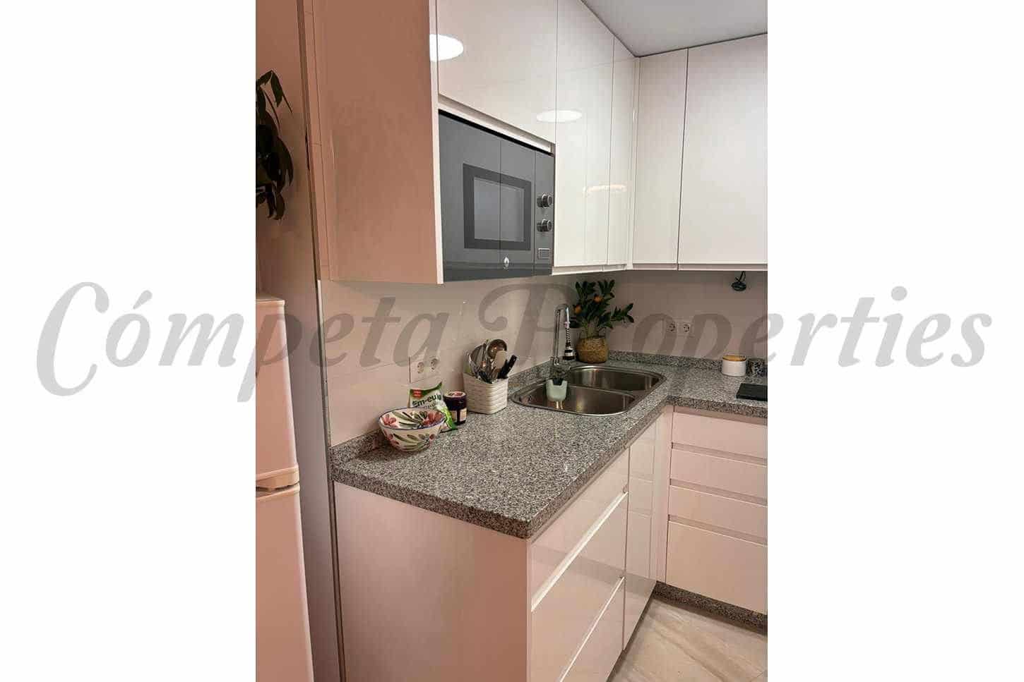 1 makuuhuone Huoneisto myytävänä paikassa Torrox-Costa mukana uima-altaan - 197 000 € (Ref: 10076146)