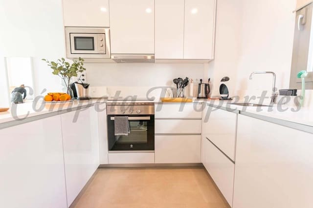 Appartement de 3 chambres de location de vacances à Caleta de Vélez, Vélez-Málaga avec piscine - 1 400 € (Ref: 10076148)