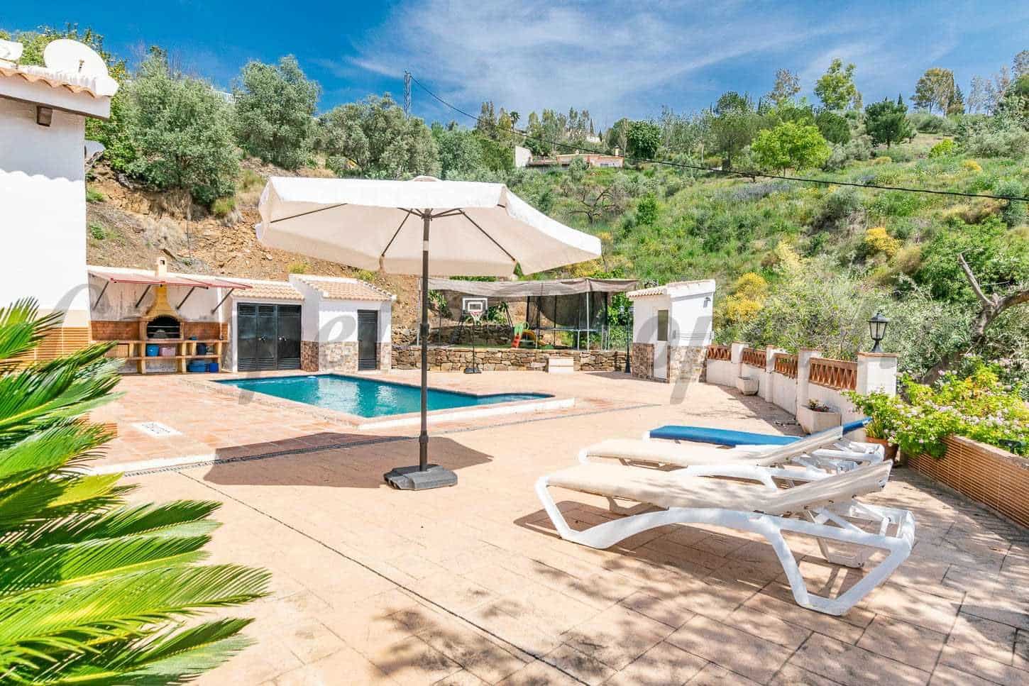 Finca/Casa Rural de 2 habitaciones en Cómpeta en alquiler vacacional con piscina garaje - 1.200 € (Ref: 10076157)