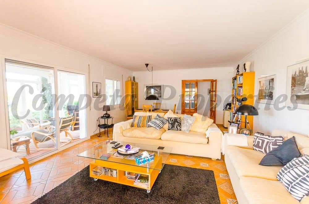 3 sovrum Finca/Hus på landet för semesterbostäder i Competa med pool garage - 1 225 € (Ref: 10076170)