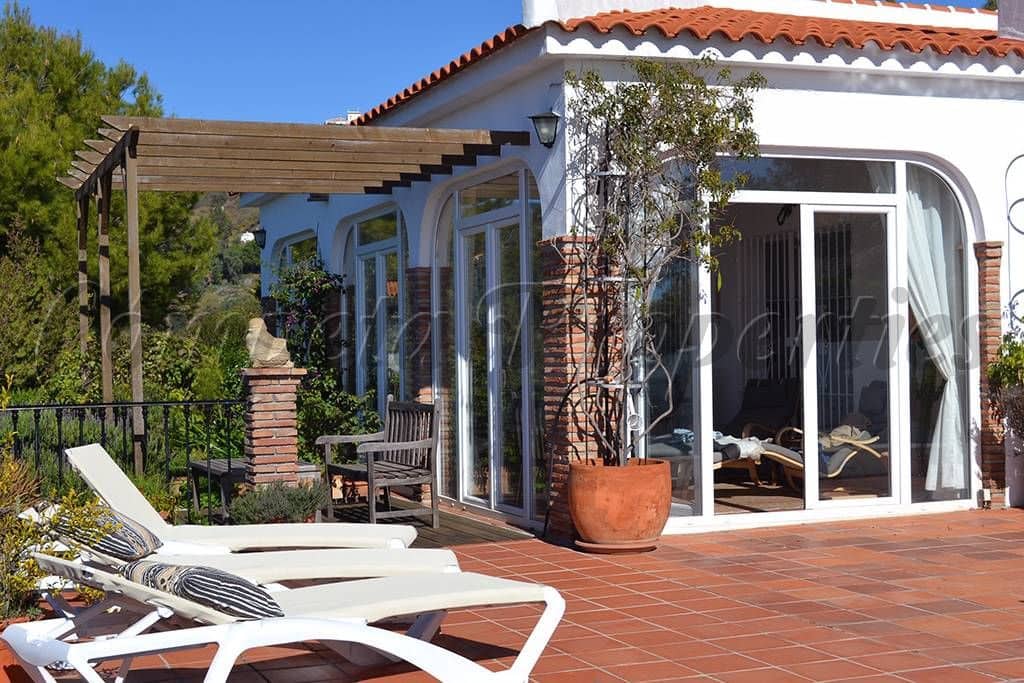 3 sovrum Finca/Hus på landet för semesterbostäder i Competa med pool garage - 1 225 € (Ref: 10076170)