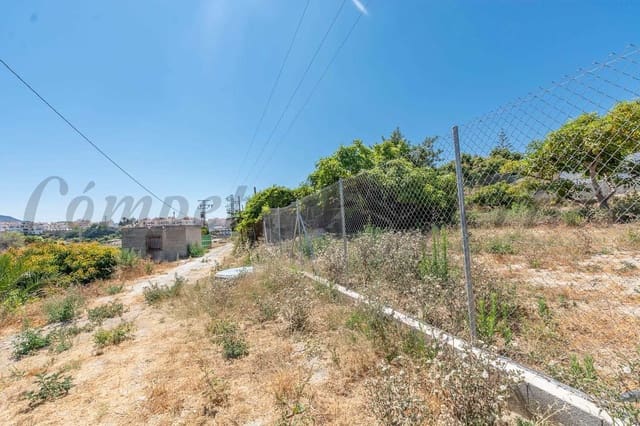 Landgrundstück zu verkaufen in Avda Pescia - Ctra de Frigiliana, Nerja - 300.000 € (Ref: 10076171)