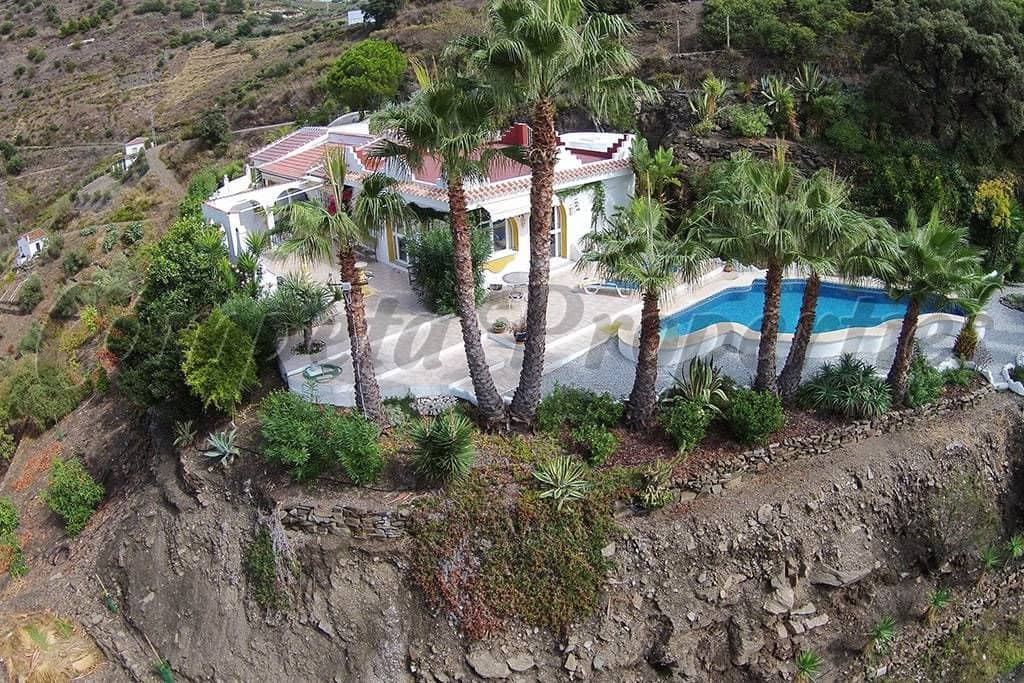 3 sovrum Finca/Hus på landet för semesterbostäder i Torrox med pool - 1 475 € (Ref: 10076172)