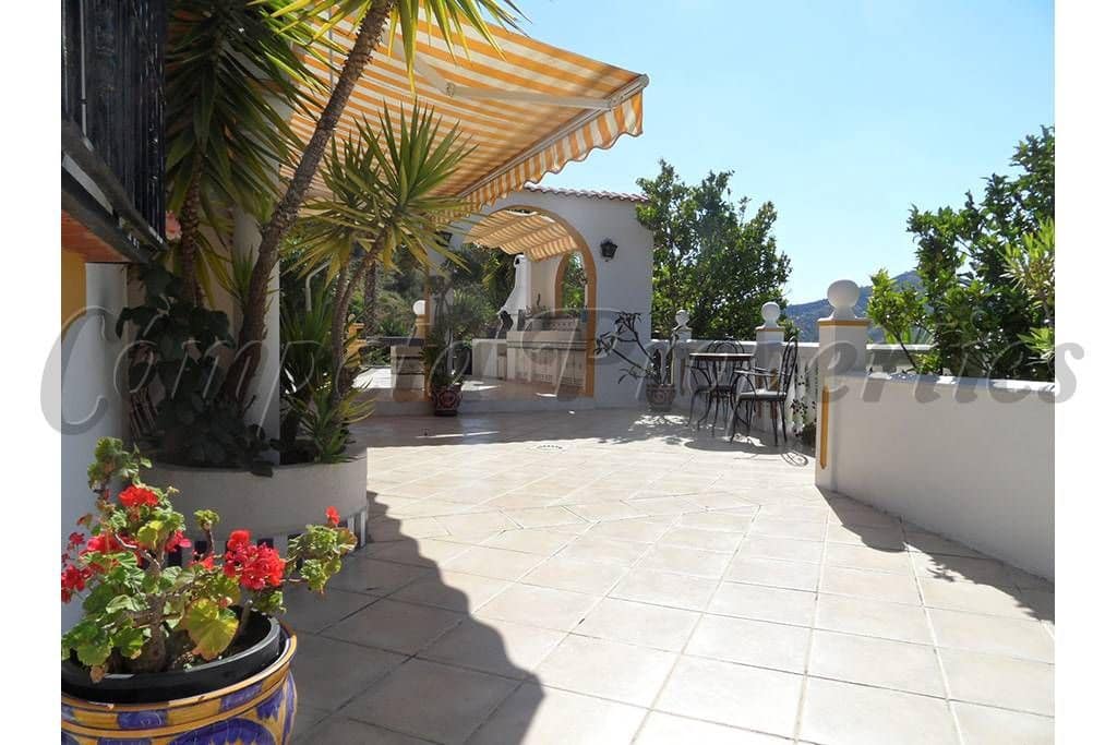 3 sovrum Finca/Hus på landet för semesterbostäder i Torrox med pool - 1 475 € (Ref: 10076172)