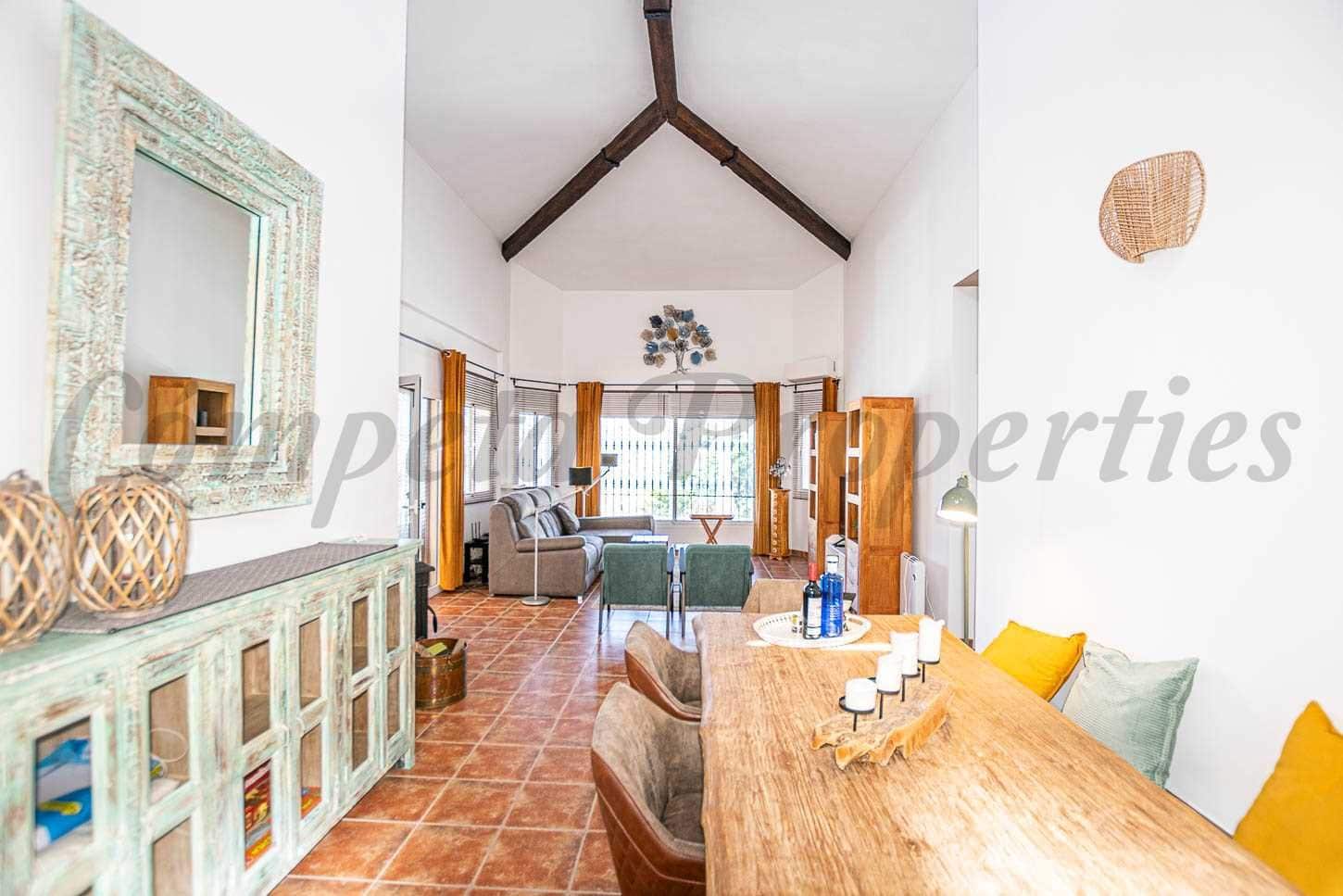 3 sovrum Finca/Hus på landet för semesterbostäder i Sayalonga med pool - 1 375 € (Ref: 10076175)