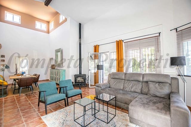 3 sovrum Finca/Hus på landet för semesterbostäder i Sayalonga med pool - 1 375 € (Ref: 10076175)