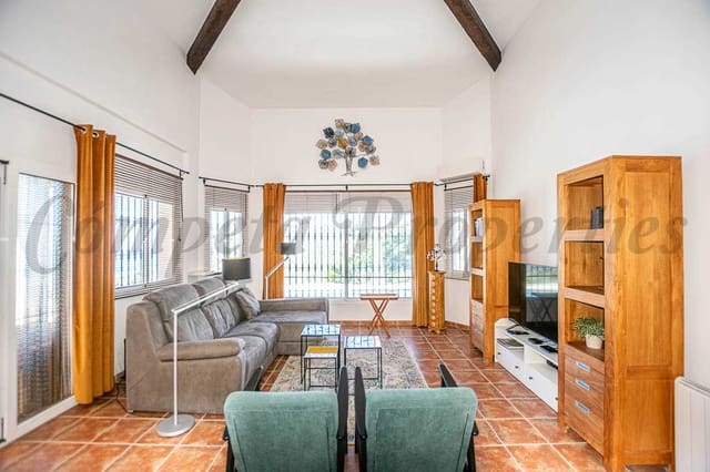 3 sovrum Finca/Hus på landet för semesterbostäder i Sayalonga med pool - 1 375 € (Ref: 10076175)