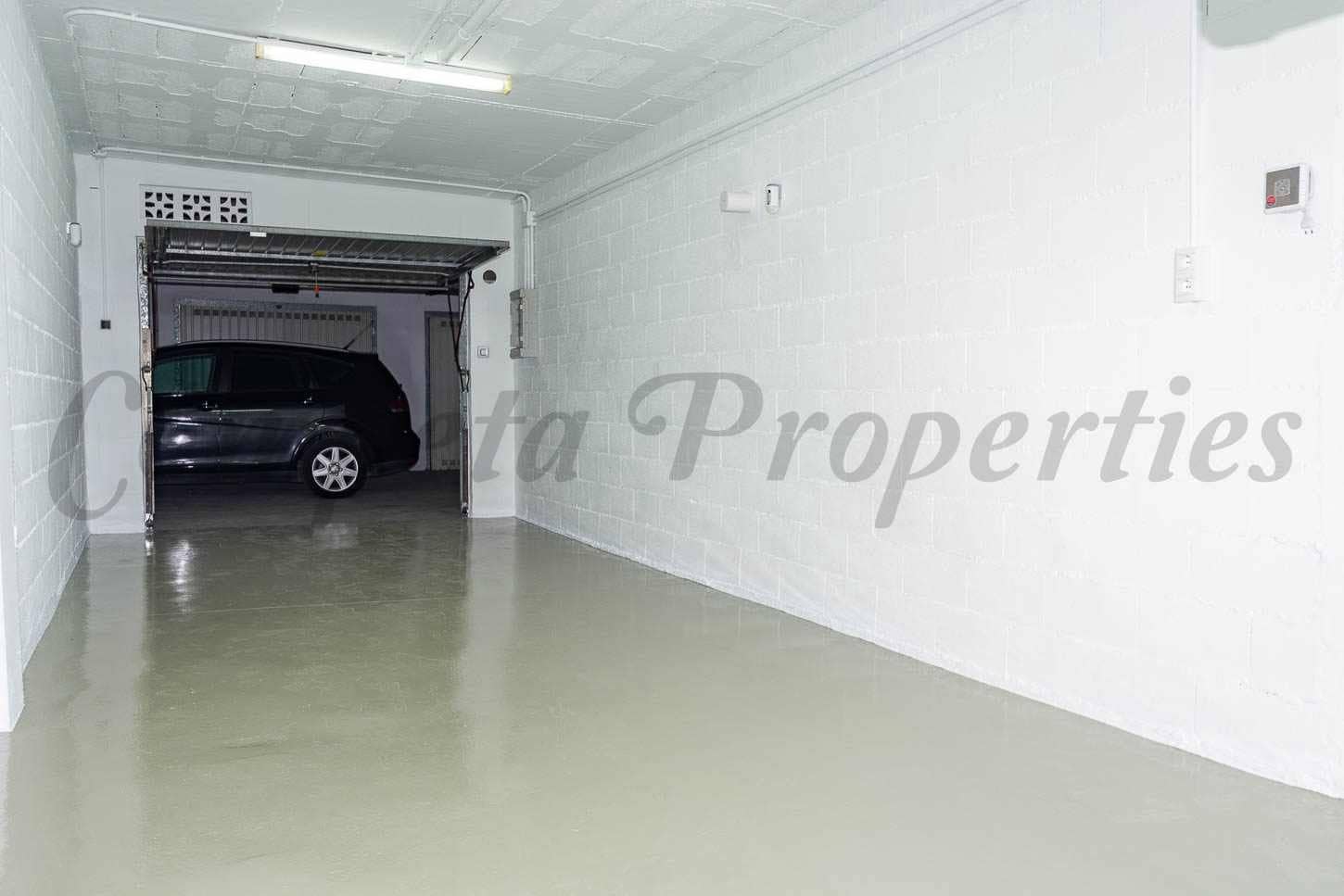 Garaje en Nerja en venta - 72.000 € (Ref: 10076176)
