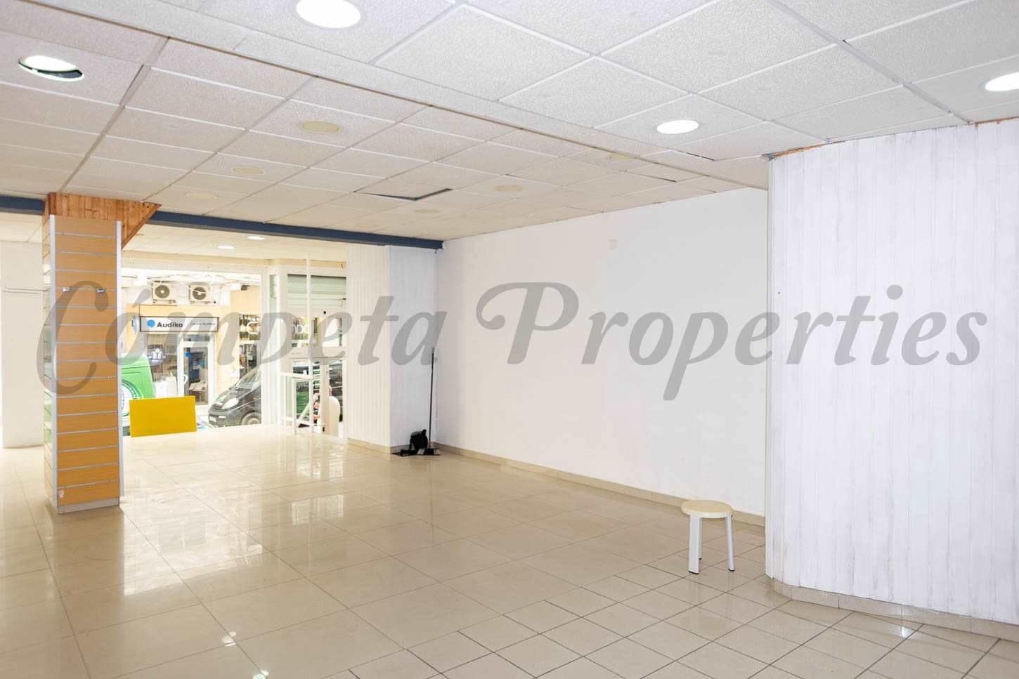 Kommersiell til salgs i Nerja - € 315 000 (Ref: 10076178)
