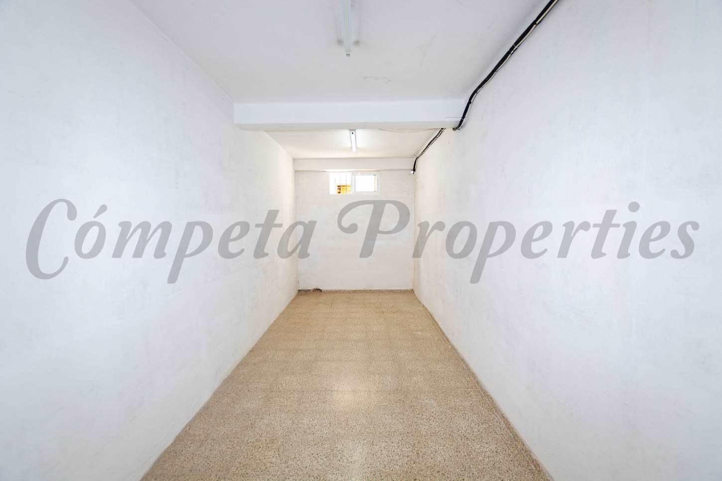 Kommersiell til salgs i Nerja - € 315 000 (Ref: 10076178)