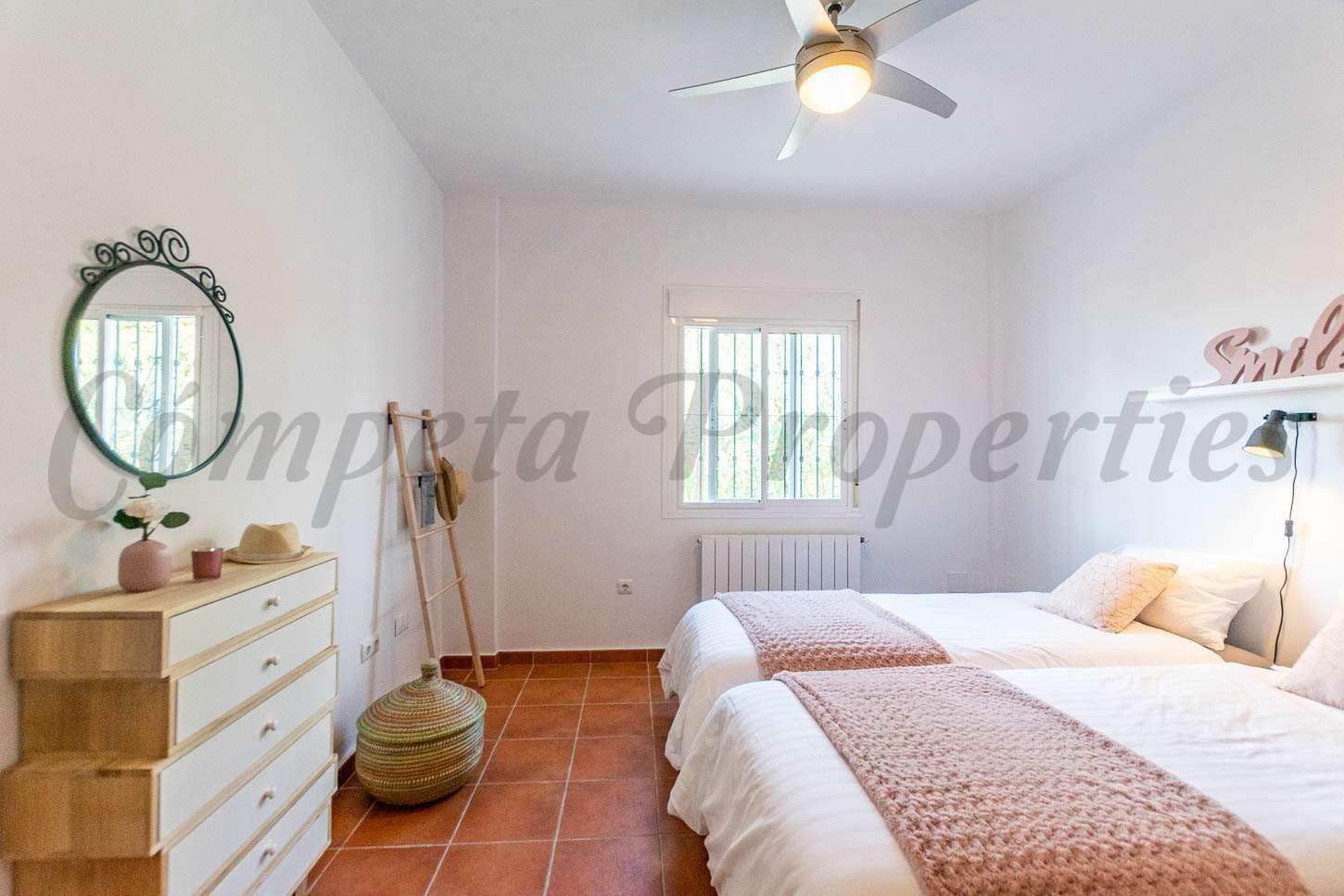 3 sovrum Finca/Hus på landet för semesterbostäder i Competa med pool - 1 500 € (Ref: 10076180)