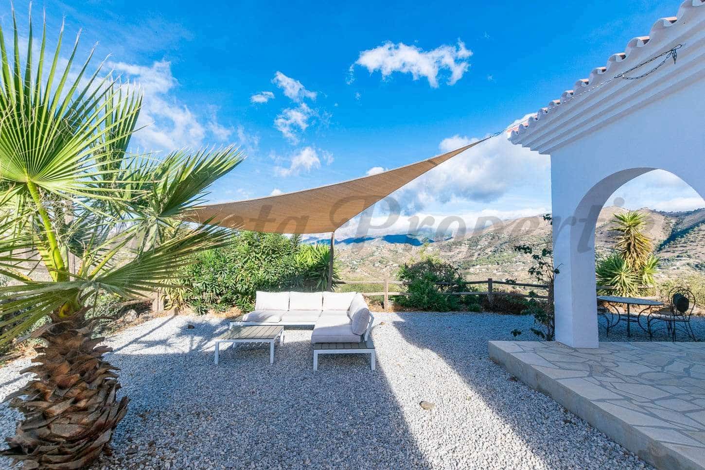 3 sovrum Finca/Hus på landet för semesterbostäder i Competa med pool - 1 500 € (Ref: 10076180)