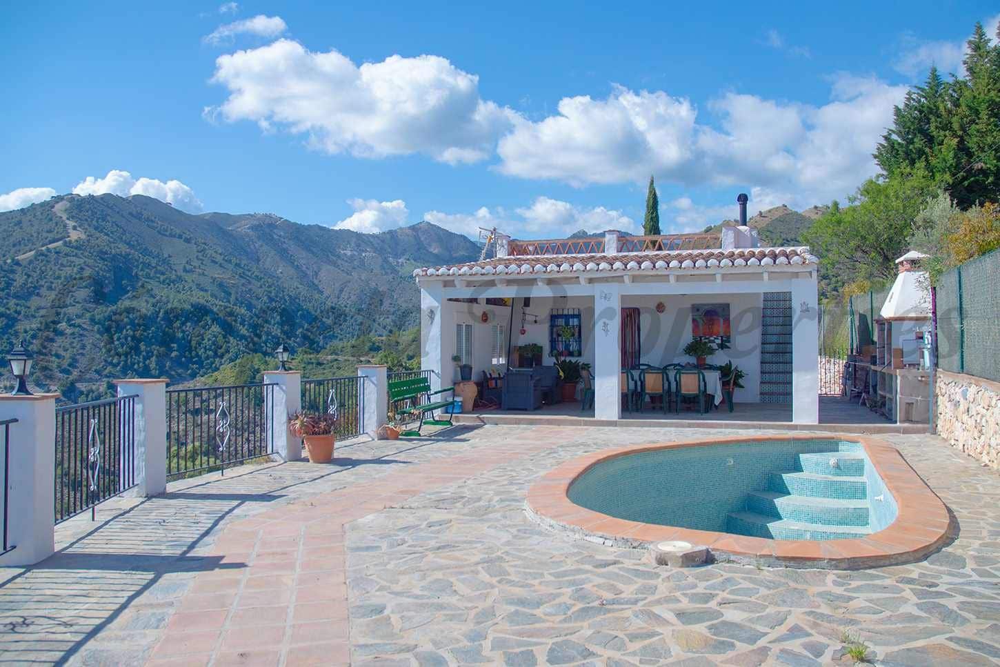 2 sovrum Finca/Hus på landet till salu i Torrox med pool - 339 000 € (Ref: 10076182)