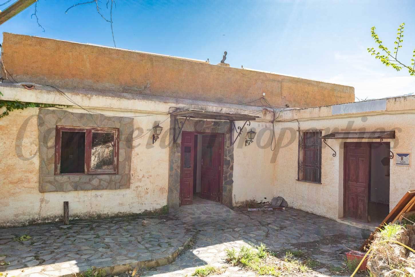 16 sypialnia Finka/Dom wiejski na sprzedaż w Carataunas z basenem garażem - 360 000 € (Ref: 10076184)
