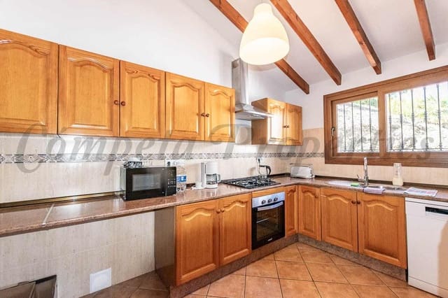6 slaapkamer Finca/Landhuis voor vakantieverhuur in Cómpeta met zwembad - € 2.200 (Ref: 10076187)
