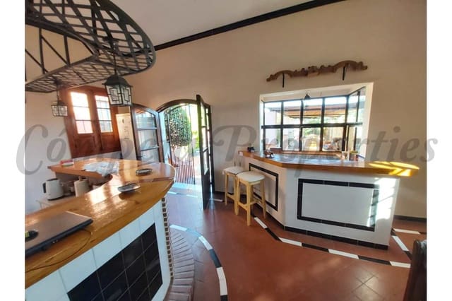 4 sypialnia Finka/Dom wiejski na sprzedaż w Avda Pescia - Ctra de Frigiliana, Nerja z basenem garażem - 950 000 € (Ref: 10076188)