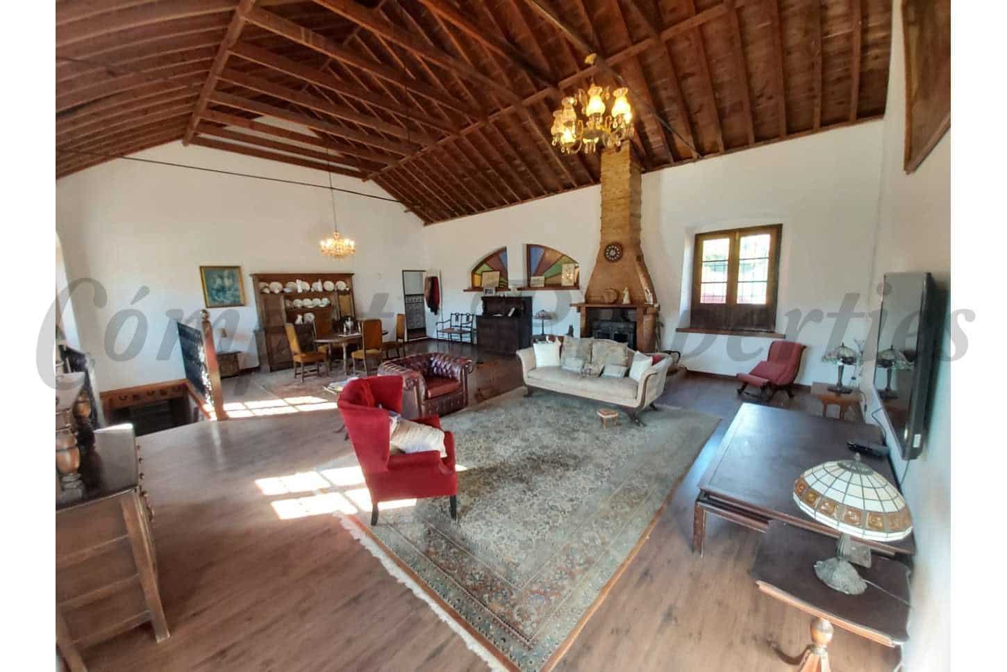 4 Zimmer Finca/Landgut zu verkaufen in Nerja mit Pool Garage - 950.000 € (Ref: 10076188)