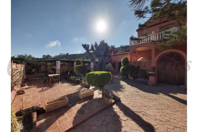 4 sypialnia Finka/Dom wiejski na sprzedaż w Avda Pescia - Ctra de Frigiliana, Nerja z basenem garażem - 950 000 € (Ref: 10076188)