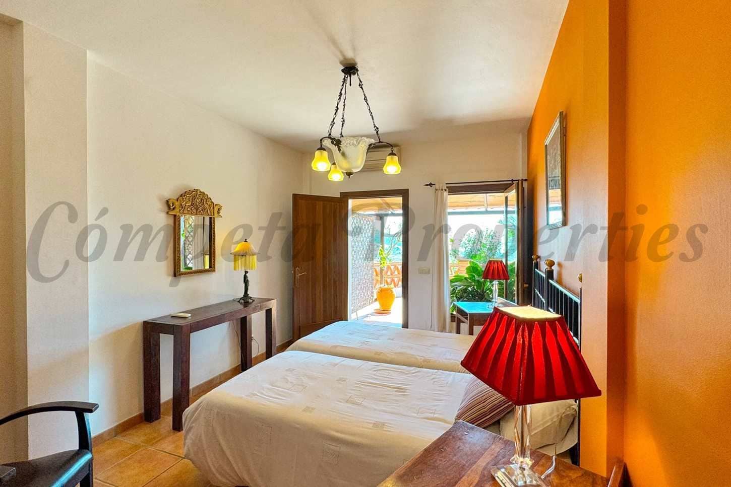 7 chambre Finca/Maison de Campagne à vendre à Frigiliana avec piscine garage - 1 300 000 € (Ref: 10076192)