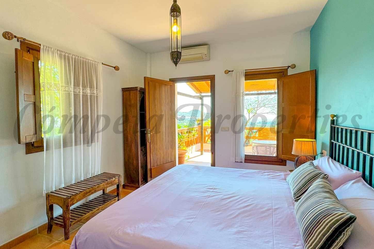 7 chambre Finca/Maison de Campagne à vendre à Frigiliana avec piscine garage - 1 300 000 € (Ref: 10076192)