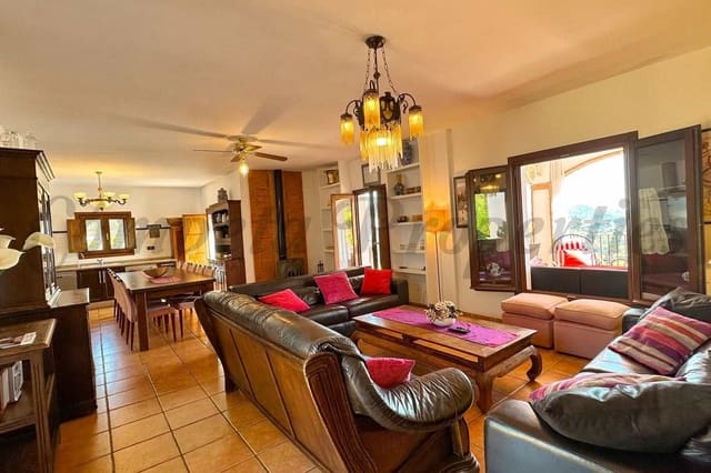 7 chambre Finca/Maison de Campagne à vendre à Frigiliana avec piscine garage - 1 300 000 € (Ref: 10076192)
