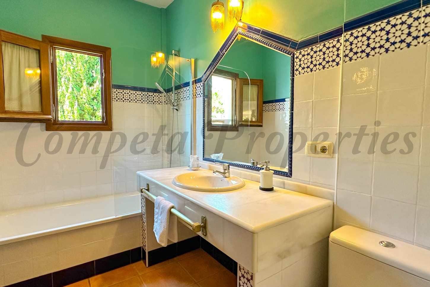 7 chambre Finca/Maison de Campagne à vendre à Frigiliana avec piscine garage - 1 300 000 € (Ref: 10076192)